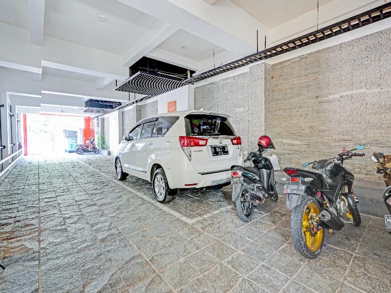 Super OYO 3905 Graha 100 Guest House Syariah - Genel