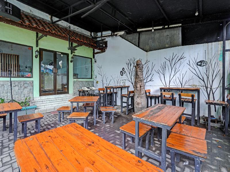 OYO 90361 Griya Noumi Syariah - Restoran