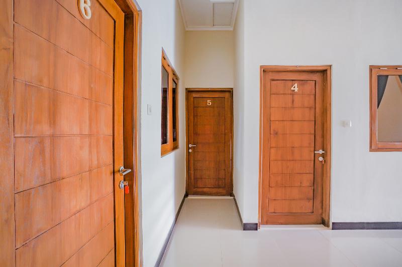 OYO 90210 Kenari House Syariah - Genel