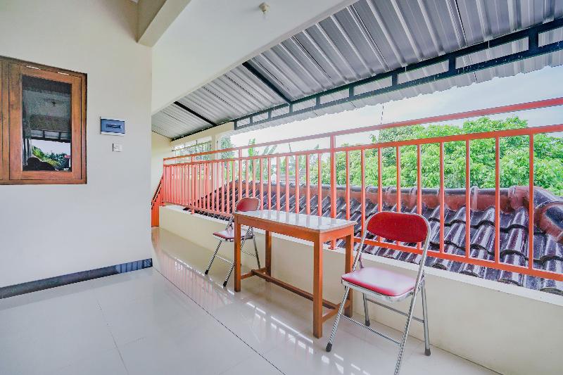 OYO 90210 Kenari House Syariah - Genel