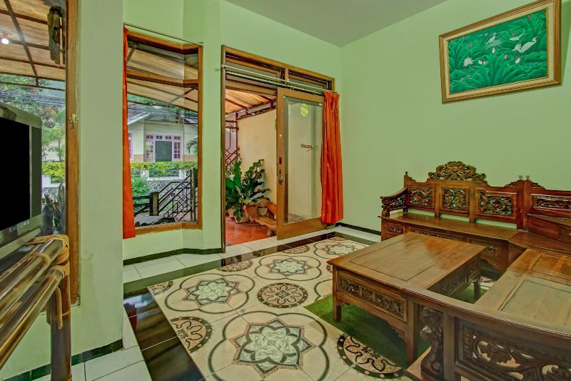 OYO 90031 Villa Papada - Lobi
