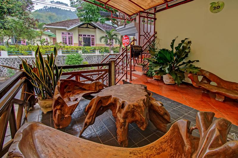 OYO 90031 Villa Papada - Lobi