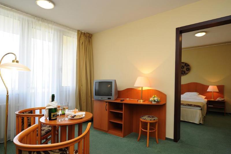 Hunguest Hotel Helios - Genel