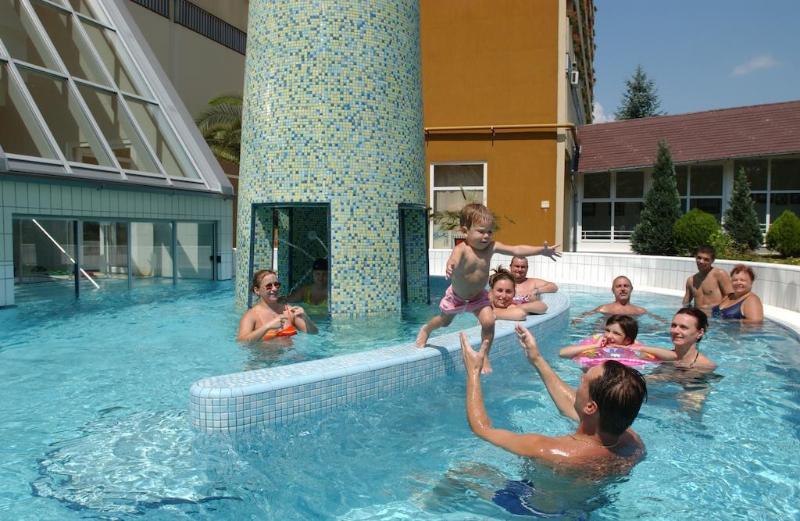 Hunguest Hotel Helios - Genel