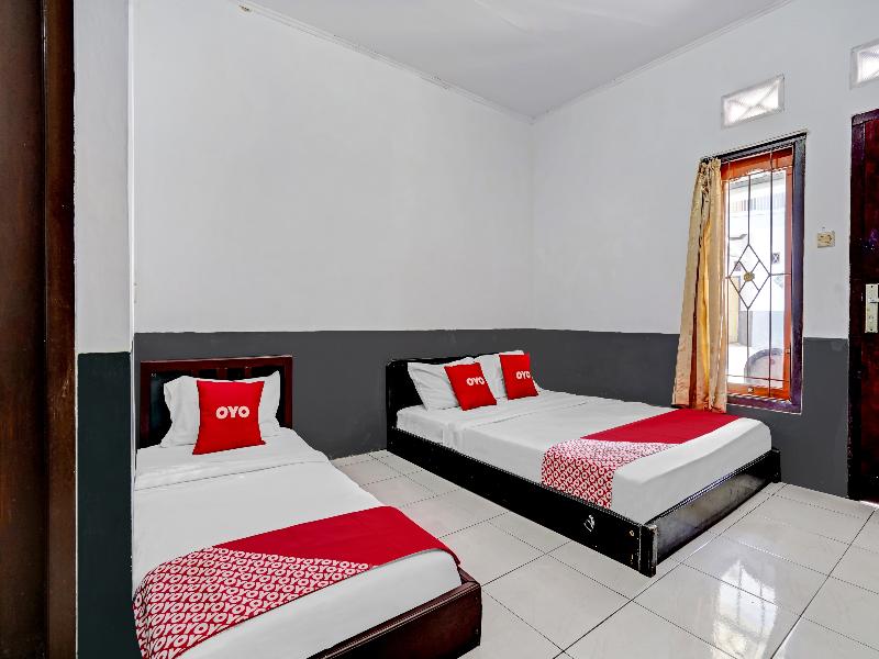 OYO 90405 Penginapan Sasti Kuningan - Oda