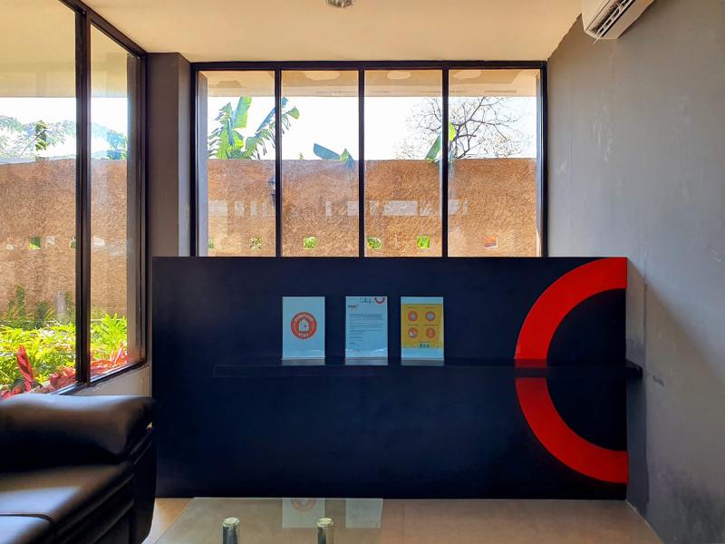 Collection O 28 Urban Town Apartment Karawang - Lobi