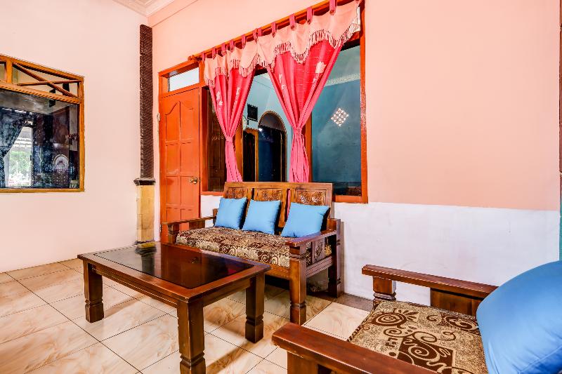 OYO 90051 Guest House Parangtritis - Lobi