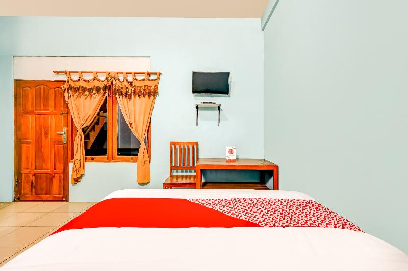 OYO 90051 Guest House Parangtritis - Oda