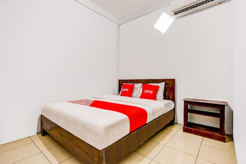 OYO 90051 Guest House Parangtritis - Oda