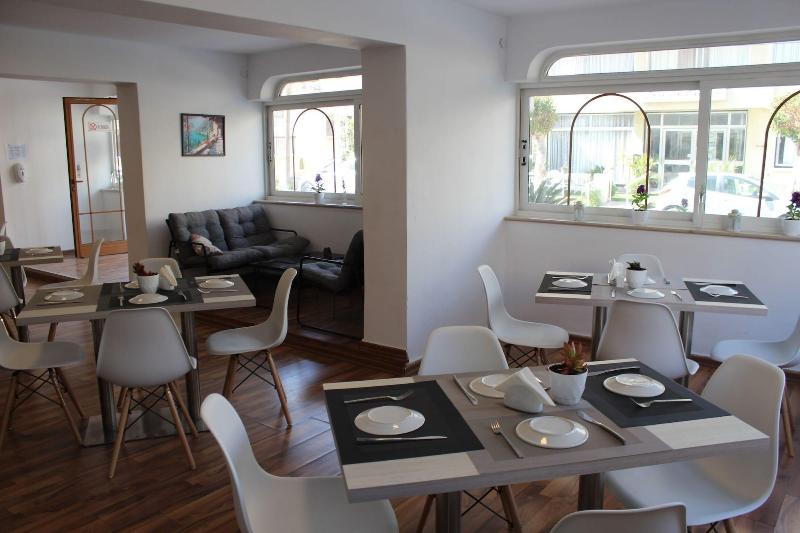 La Veranda De Larnaca Hotel - Restoran