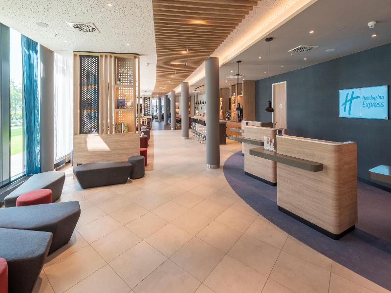 Holiday Inn Express Dusseldorf - Hauptbahnhof - Lobi