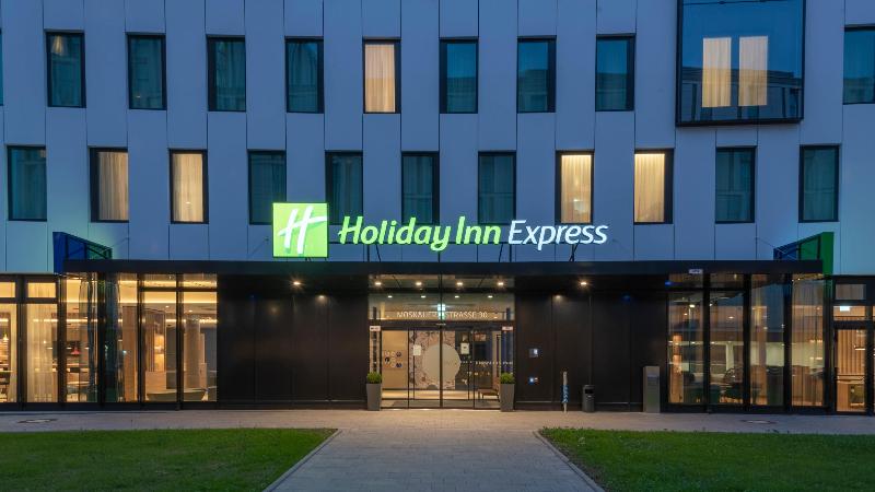 Holiday Inn Express Dusseldorf - Hauptbahnhof - Genel