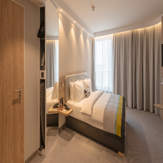 Holiday Inn Express Dusseldorf - Hauptbahnhof fotoÄŸrafÄ±