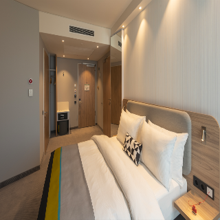 Holiday Inn Express Dusseldorf - Hauptbahnhof fotoÄŸrafÄ±