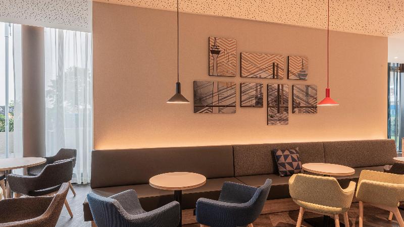 Holiday Inn Express Dusseldorf - Hauptbahnhof - Restoran