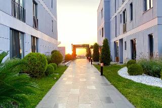 Green Hills Suites
