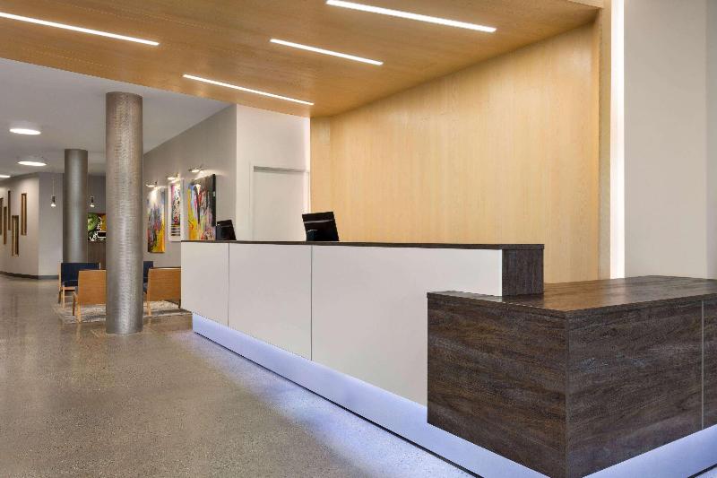Wingate by Wyndham Bronx/Haven Park - Lobi
