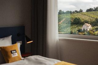 Holiday Inn - the niu, Form Stuttgart Feuerbach fotoÄŸrafÄ±