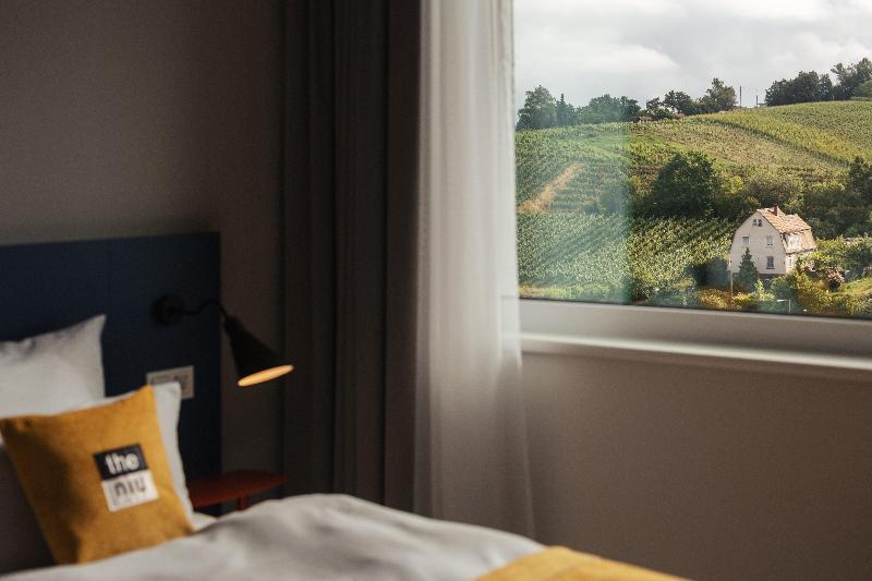 Holiday Inn - the niu, Form Stuttgart Feuerbach - Oda