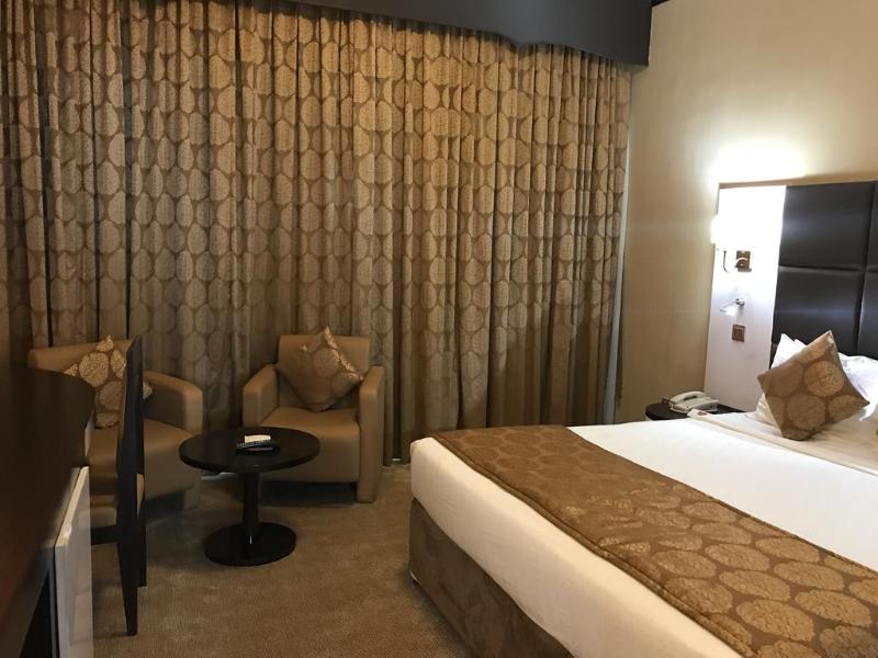 The Park Hotel Ex Al Jawhara Gardens - Oda