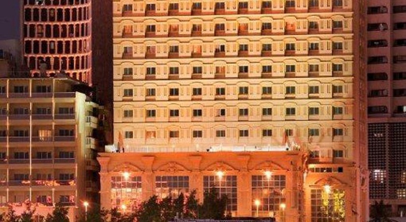 Carlton Tower - Genel