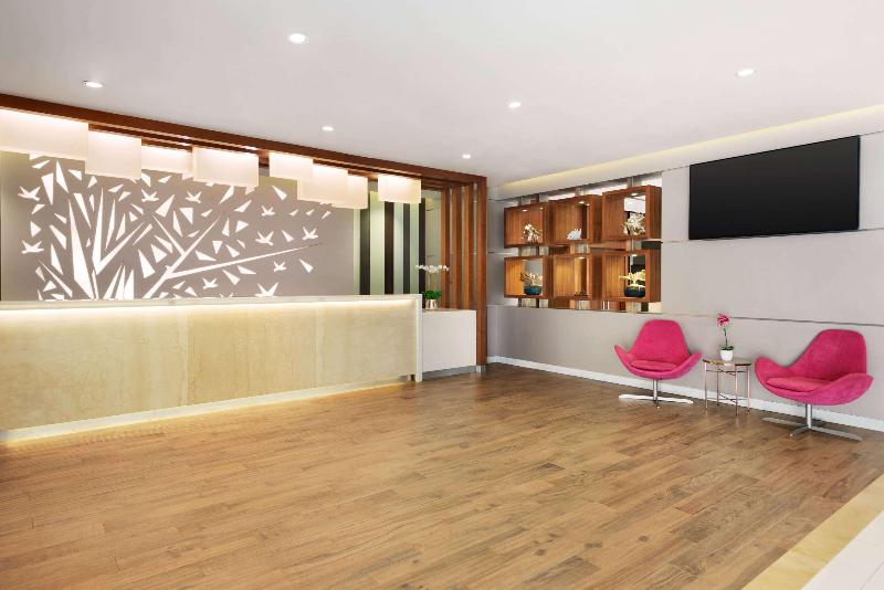 Howard Johnson Plaza by Wyndham Dubai Deira - Lobi