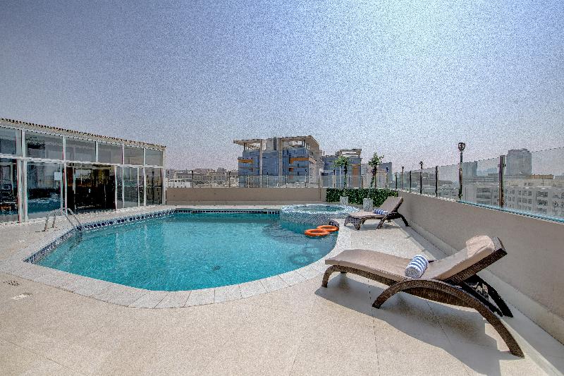 Howard Johnson Plaza by Wyndham Dubai Deira - Havuz