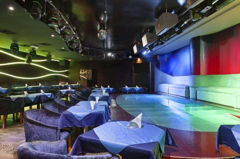 Howard Johnson Bur Dubai - Bar