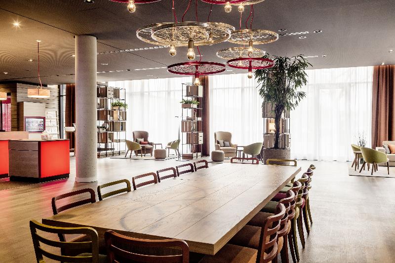 IntercityHotel Zurich Airport - Lobi