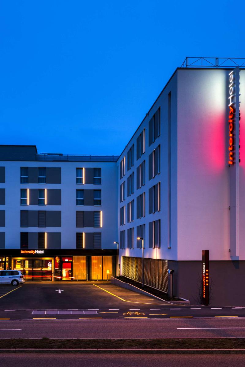 IntercityHotel Zurich Airport - Genel