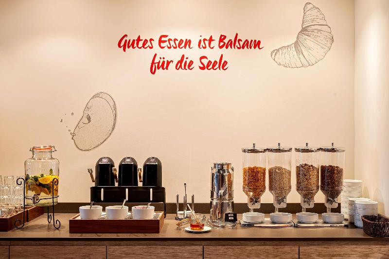 IntercityHotel Zurich Airport - Restoran