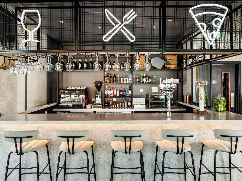 Adagio London Sutton Point Apar Açılış Temmuz 2021 - Bar