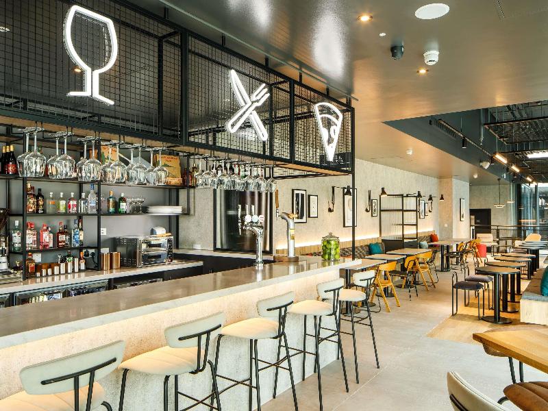 Adagio London Sutton Point Apar Açılış Temmuz 2021 - Bar