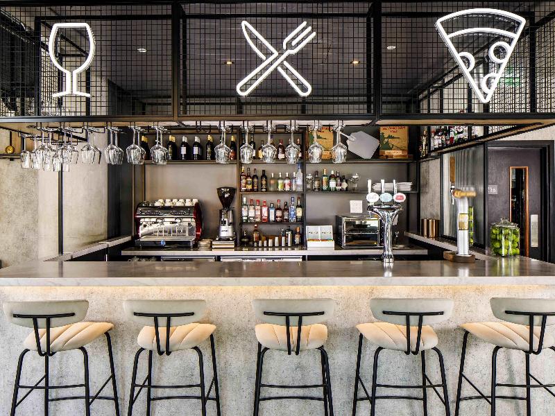 Adagio London Sutton Point Apar Açılış Temmuz 2021 - Bar