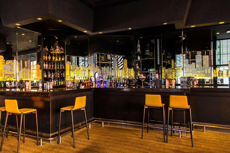 Radisson Blu Deira Creek - Bar