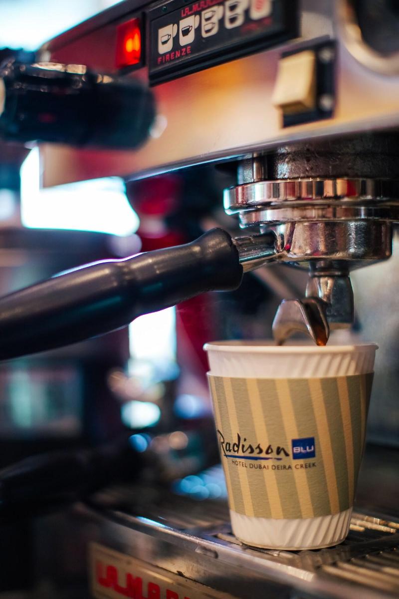 Radisson Blu Deira Creek - Bar