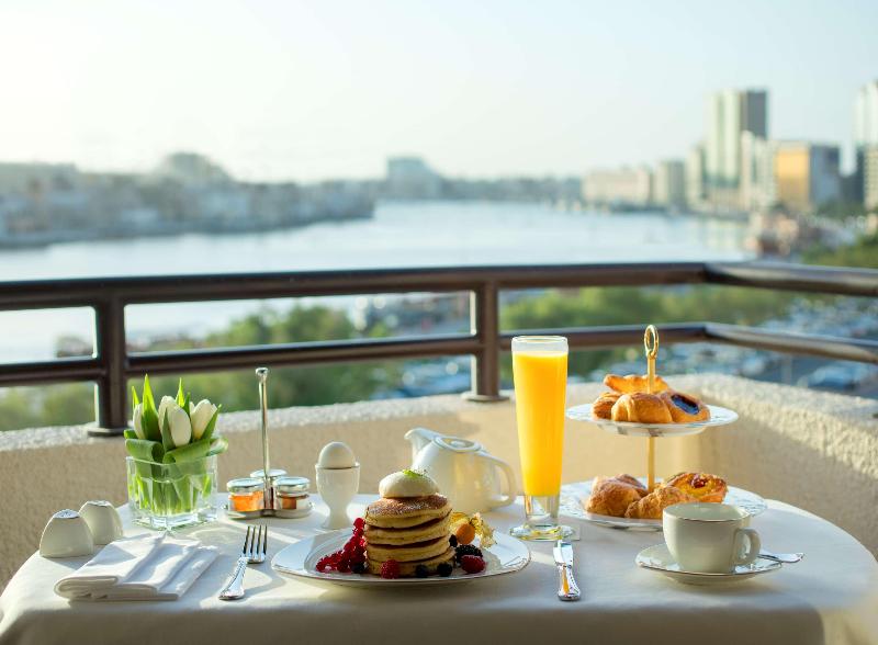 Radisson Blu Deira Creek - Oda