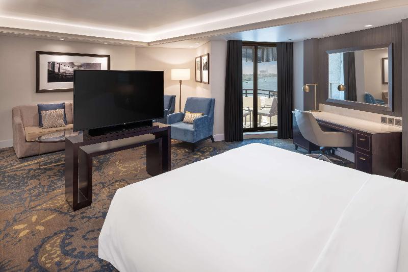 Radisson Blu Deira Creek - Oda