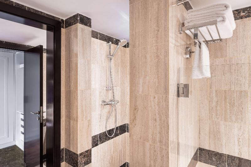 Radisson Blu Deira Creek - Oda