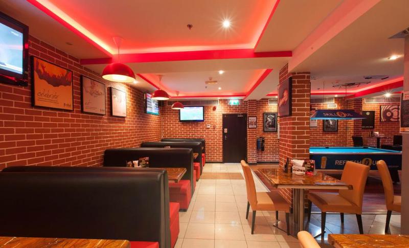 Fortune Karama Hotel - Restoran