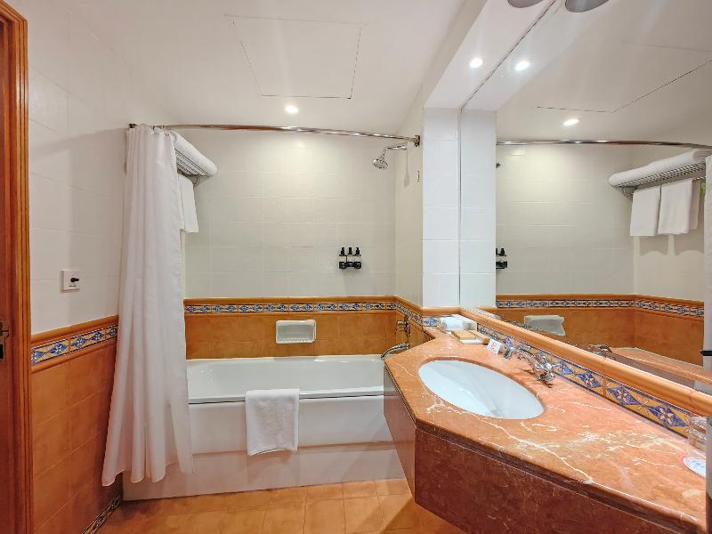 Millennium Airport Hotel Dubai - Oda