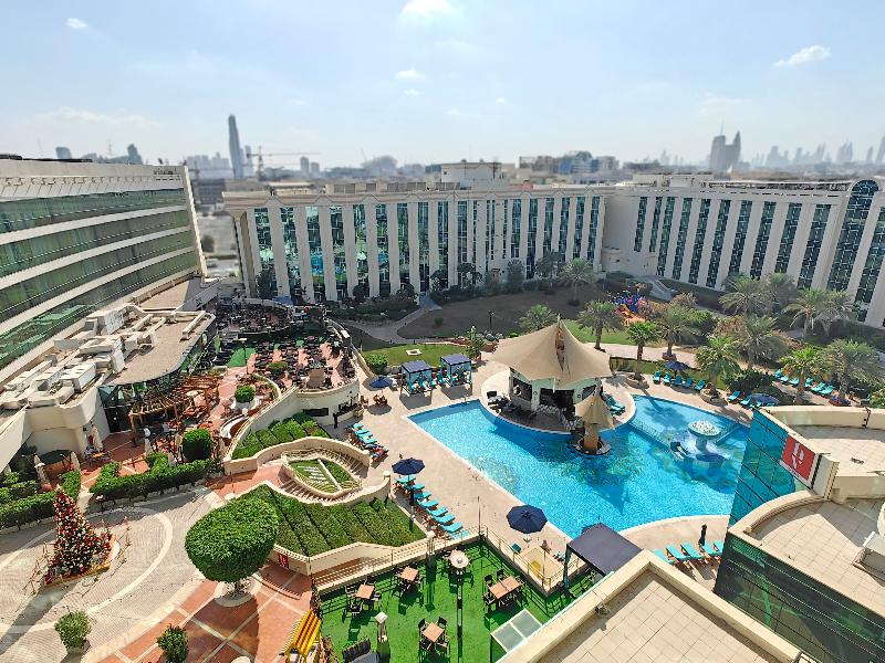 Millennium Airport Hotel Dubai - Havuz