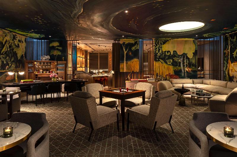 The Londoner - Bar