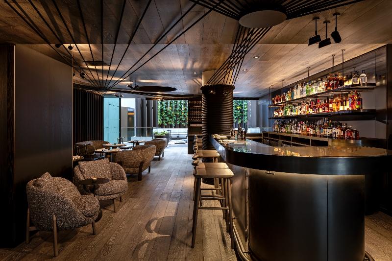 The Londoner - Bar