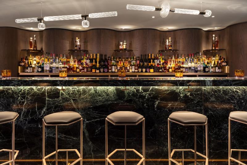 The Londoner - Toplantı