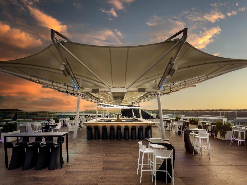 Hilton Garden Inn Silverstone, United Kingdom - Bar