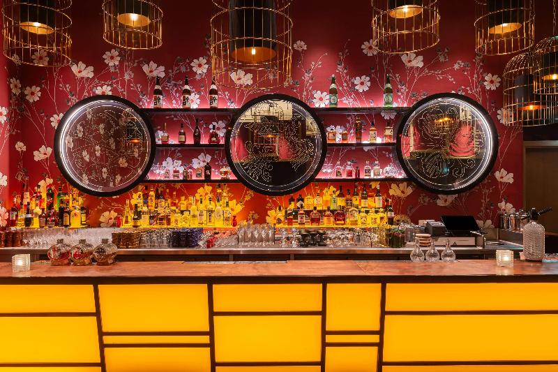 Hampton by Hilton Marjan Island - Bar