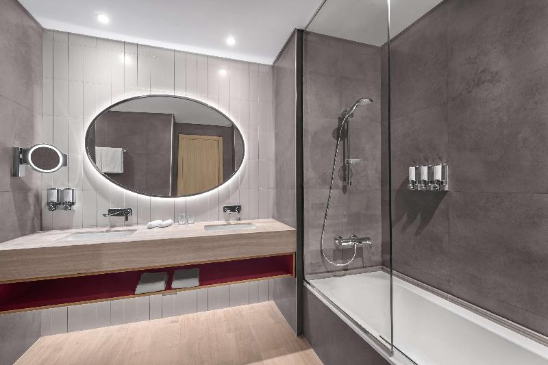 Hampton by Hilton Marjan Island - Oda