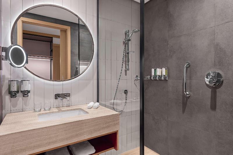 Hampton by Hilton Marjan Island - Oda