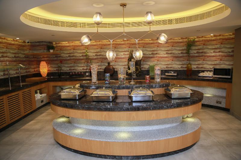 Versailles By Raviz Hotel - Restoran